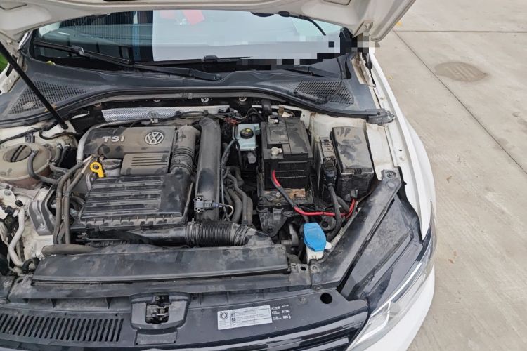 Used Volkswagen Lamando 2015 230TSI Manual Trend Edition Engine Bay Left
