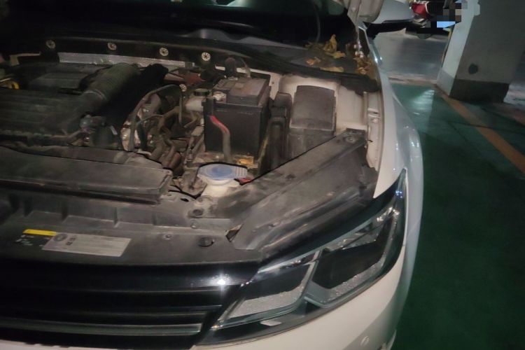 Used Volkswagen Lamando 2015 230TSI DSG Fashion Edition Engine Bay Left