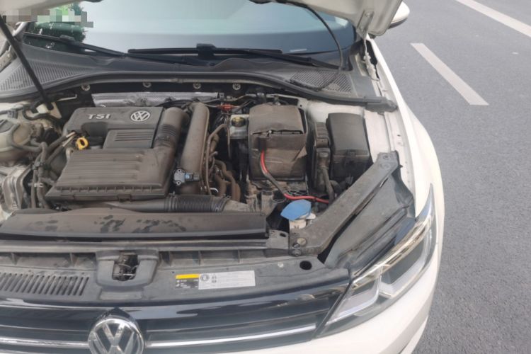 Used Volkswagen Lamando 2015 280TSI DSG Comfort Edition Engine Bay Left