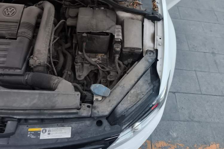 Used Volkswagen Lamando 2015 230TSI DSG Fashion Edition Engine Bay Left