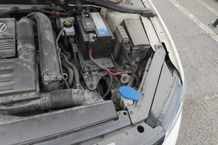 Used Volkswagen Lamando 2015 230TSI DSG Fashion Edition Engine Bay Left