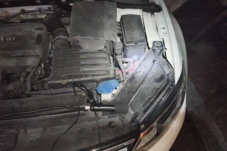 Used Volkswagen Lamando 2015 330TSI DSG Comfort Edition Engine Bay Left