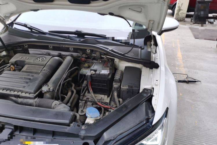 Used Volkswagen Lamando 2015 280TSI DSG Comfort Edition Engine Bay Left