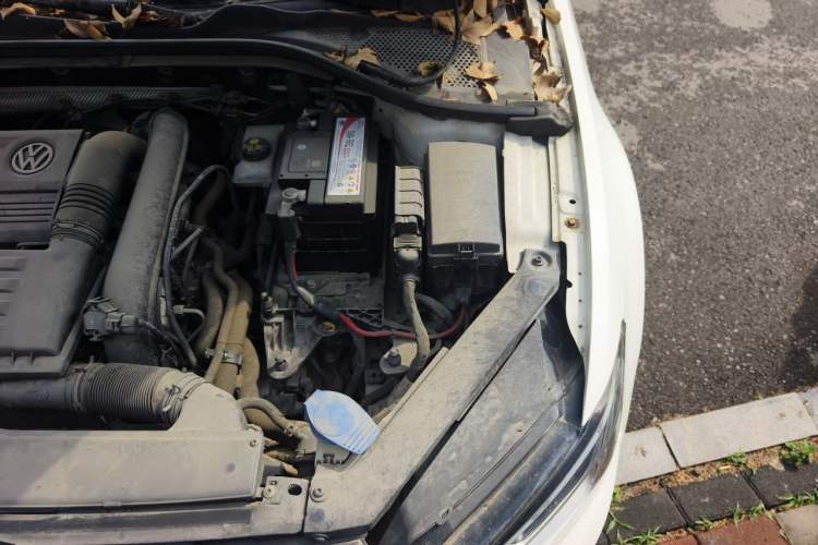 Used Volkswagen Lamando 2015 230TSI DSG Fashion Edition Engine Bay Left