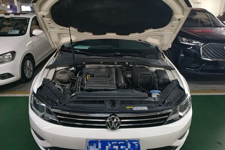Used Volkswagen Lamando 2015 280TSI DSG Comfort Edition Engine Bay