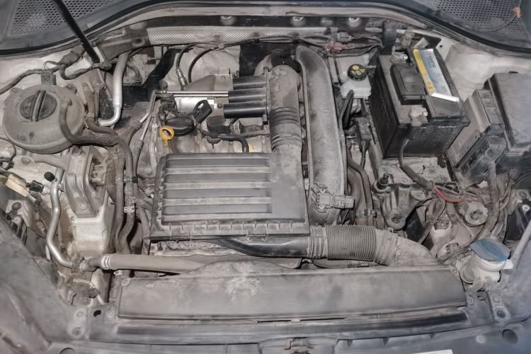 Used Volkswagen Lamando 2015 230TSI DSG Fashion Edition Engine Bay