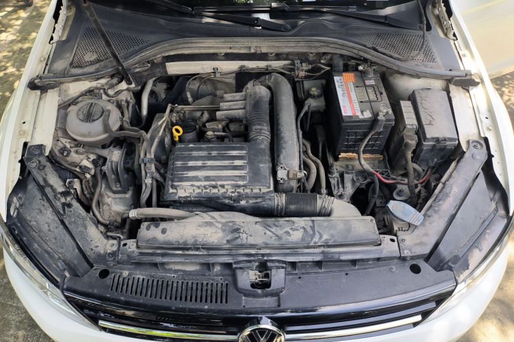 Used Volkswagen Lamando 2015 230TSI DSG Fashion Edition Engine Bay