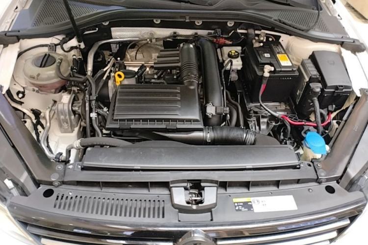 Used Volkswagen Lamando 2015 280TSI DSG Comfort Edition Engine Bay