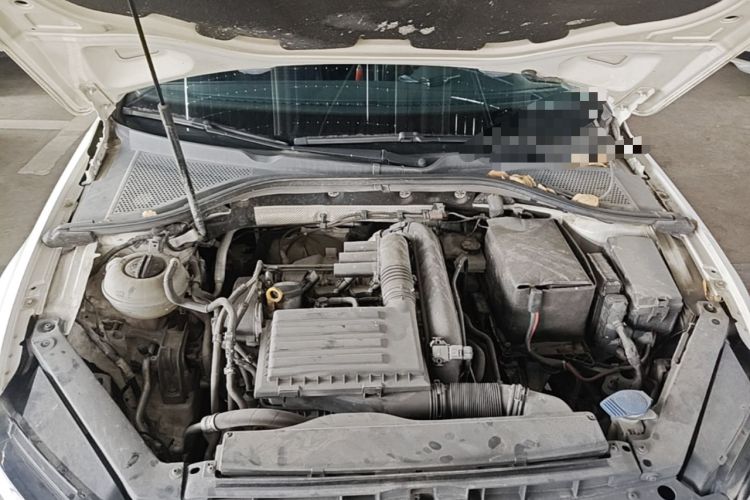 Used Volkswagen Lamando 2015 280TSI DSG Comfort Edition Engine Bay