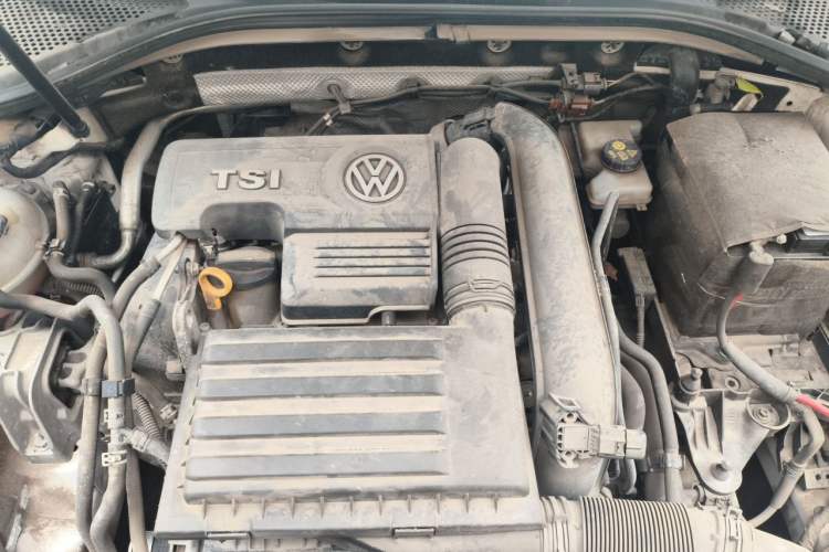 Used Volkswagen Lamando 2015 230TSI DSG Fashion Edition Engine Bay