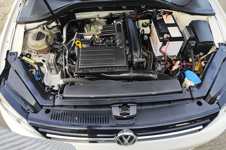 Used Volkswagen Lamando 2015 280TSI DSG Comfort Edition Engine Bay