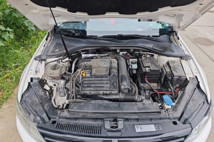 Used Volkswagen Lamando 2015 230TSI Manual Trend Edition Engine Bay