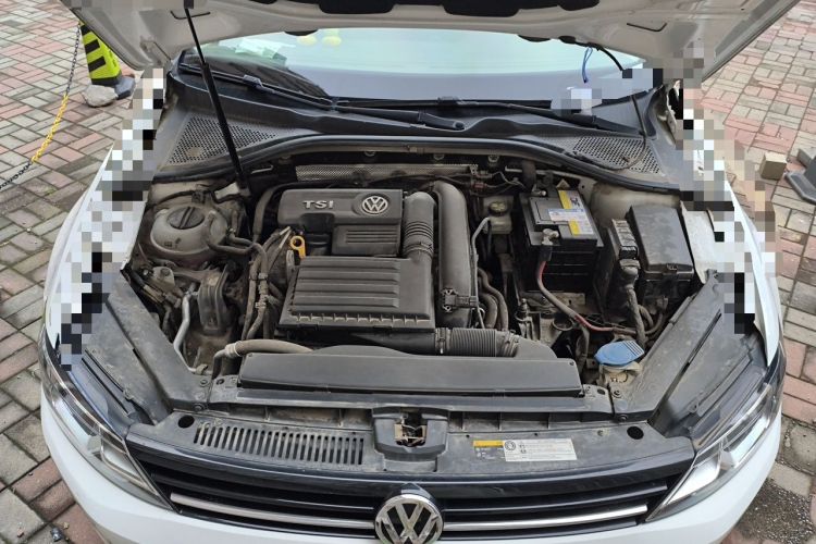 Used Volkswagen Lamando 2015 230TSI DSG Fashion Edition Engine Bay