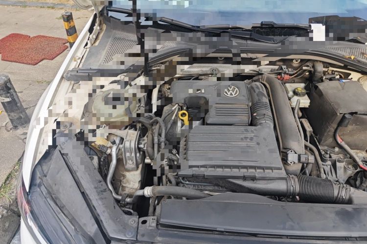 Used Volkswagen Lamando 2015 280TSI DSG Comfort Edition Engine Bay Right