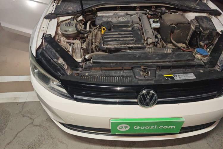 Used Volkswagen Lamando 2015 230TSI DSG Fashion Edition Engine Bay Right