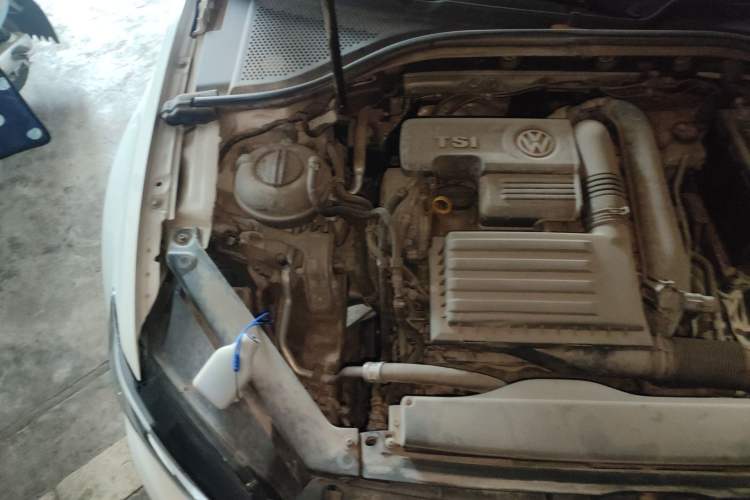 Used Volkswagen Lamando 2015 280TSI DSG Comfort Edition Engine Bay Right