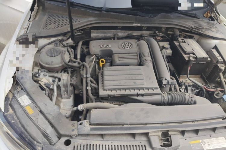 Used Volkswagen Lamando 2015 280TSI DSG Luxury Edition Engine Bay Right