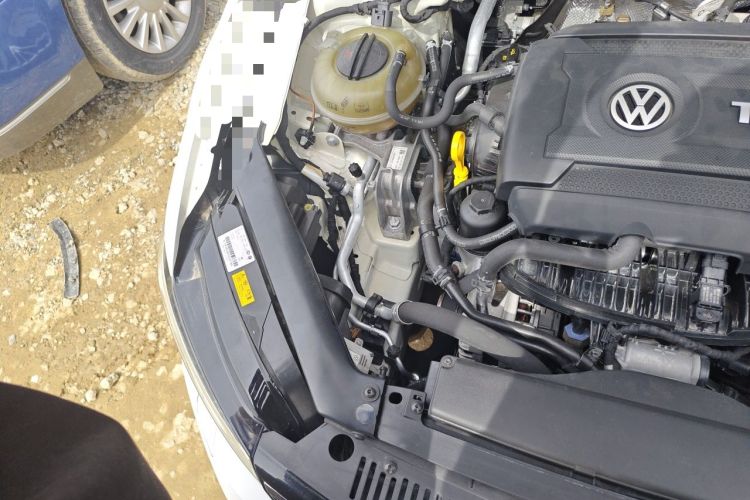 Used Volkswagen Lamando 2015 330TSI DSG Luxury Edition Engine Bay Right