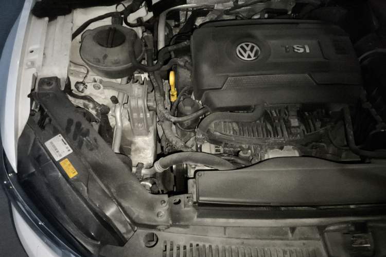 Used Volkswagen Lamando 2015 330TSI DSG Luxury Edition Engine Bay Right