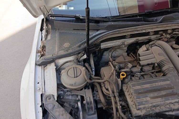 Used Volkswagen Lamando 2015 280TSI DSG Comfort Edition Engine Bay Right