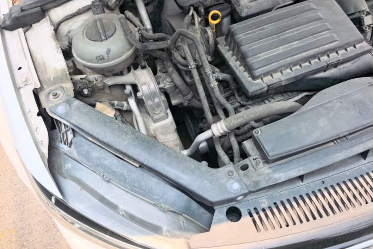 Used Volkswagen Lamando 2015 280TSI DSG Comfort Edition Engine Bay Right