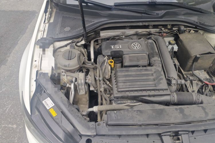 Used Volkswagen Lamando 2015 280TSI DSG Luxury Edition Engine Bay Right