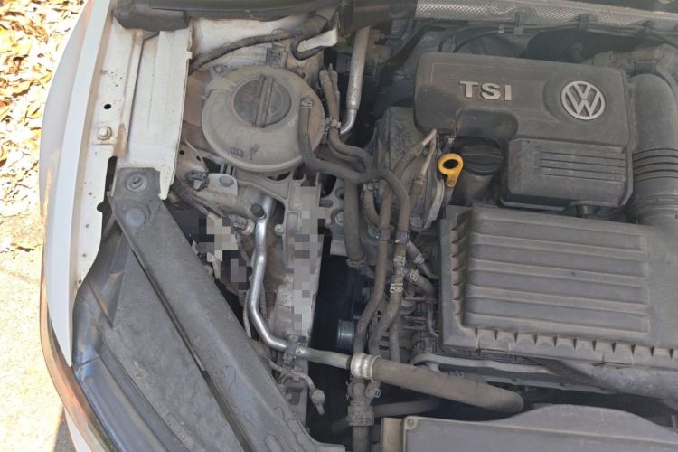 Used Volkswagen Lamando 2015 230TSI DSG Fashion Edition Engine Bay Right