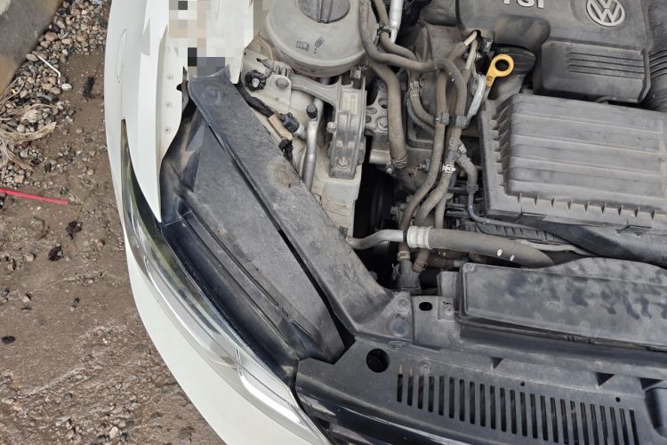 Used Volkswagen Lamando 2015 230TSI DSG Fashion Edition Engine Bay Right