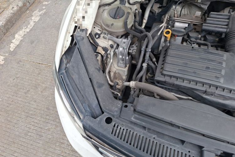 Used Volkswagen Lamando 2015 230TSI DSG Fashion Edition Engine Bay Right
