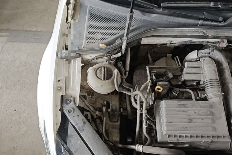 Used Volkswagen Lamando 2015 280TSI DSG Comfort Edition Engine Bay Right