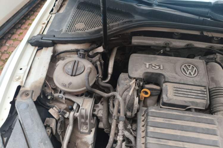 Used Volkswagen Lamando 2015 230TSI DSG Fashion Edition Engine Bay Right