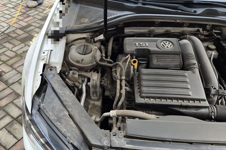 Used Volkswagen Lamando 2015 230TSI DSG Fashion Edition Engine Bay Right
