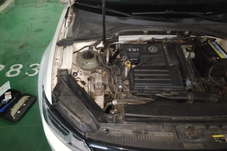 Used Volkswagen Lamando 2015 230TSI DSG Fashion Edition Engine Bay Right