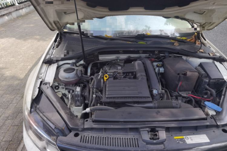 Used Volkswagen Lamando 2015 230TSI DSG Fashion Edition Engine Bay Right