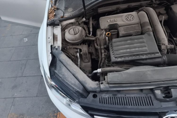 Used Volkswagen Lamando 2015 230TSI DSG Fashion Edition Engine Bay Right