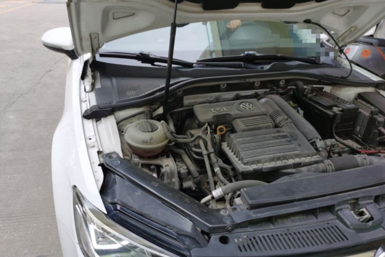 Used Volkswagen Lamando 2015 280TSI DSG Comfort Edition Engine Bay Right