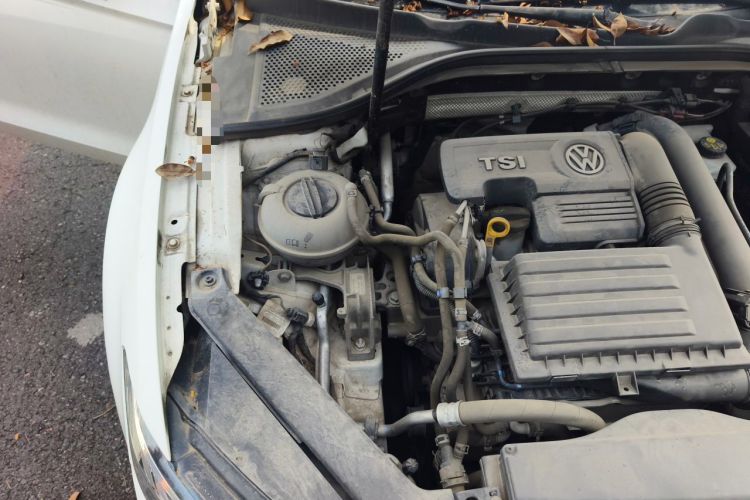 Used Volkswagen Lamando 2015 230TSI DSG Fashion Edition Engine Bay Right