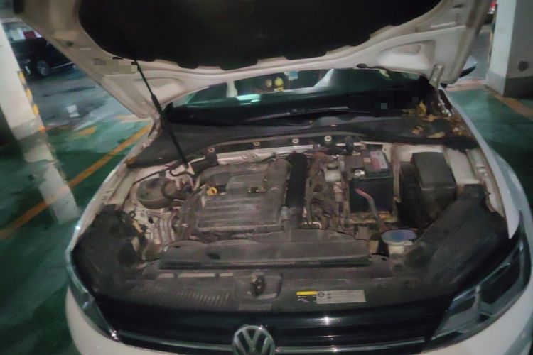 Used Volkswagen Lamando 2015 230TSI DSG Fashion Edition Engine Bay