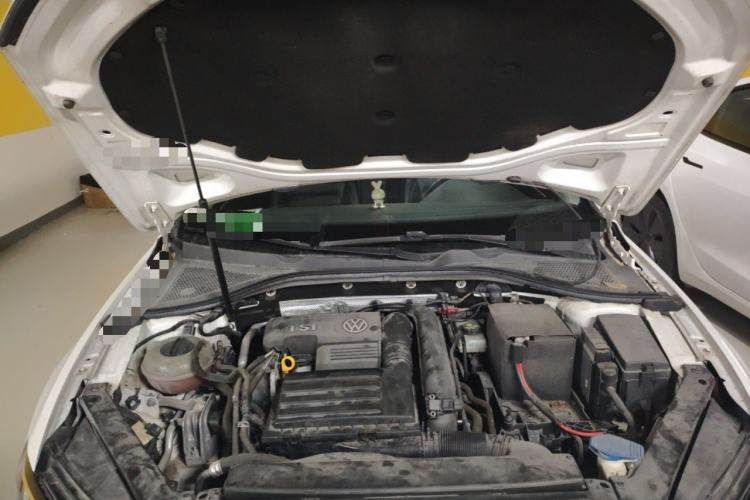 Used Volkswagen Lamando 2015 280TSI DSG Comfort Edition Engine Bay