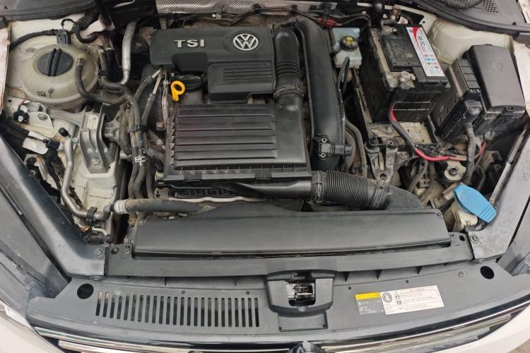 Used Volkswagen Lamando 2015 230TSI Manual Trend Edition Engine Bay
