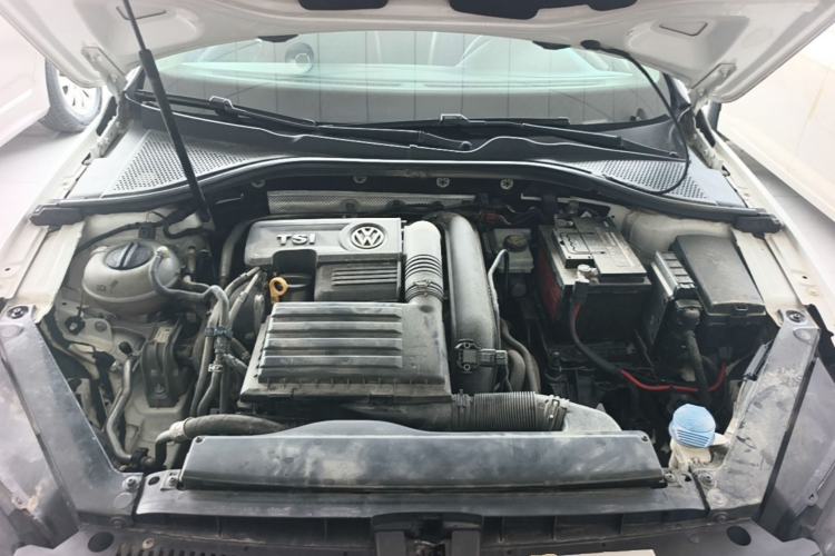 Used Volkswagen Lamando 2015 230TSI DSG Fashion Edition Engine Bay