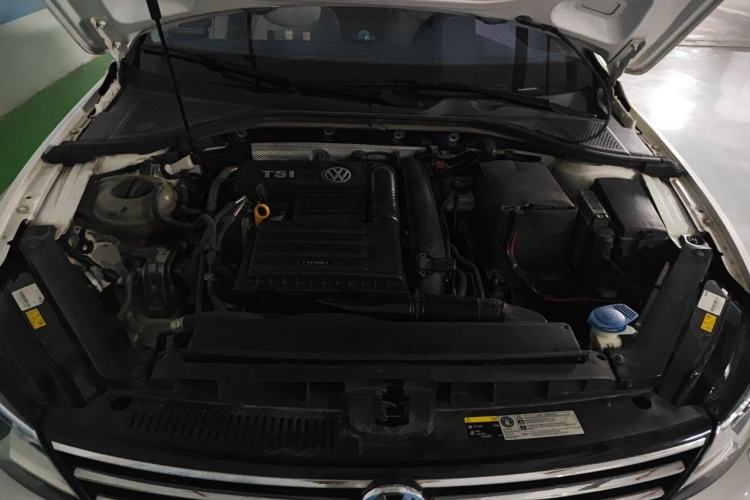 Used Volkswagen Lamando 2015 280TSI DSG Luxury Edition Engine Bay