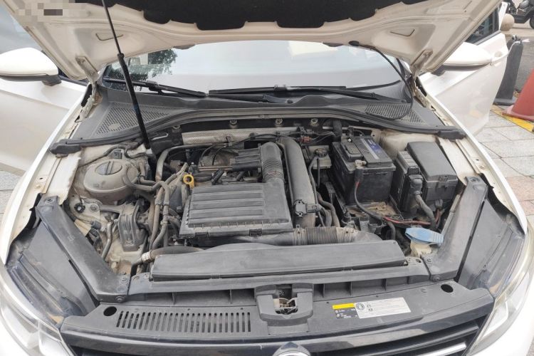 Used Volkswagen Lamando 2015 230TSI DSG Fashion Edition Engine Bay