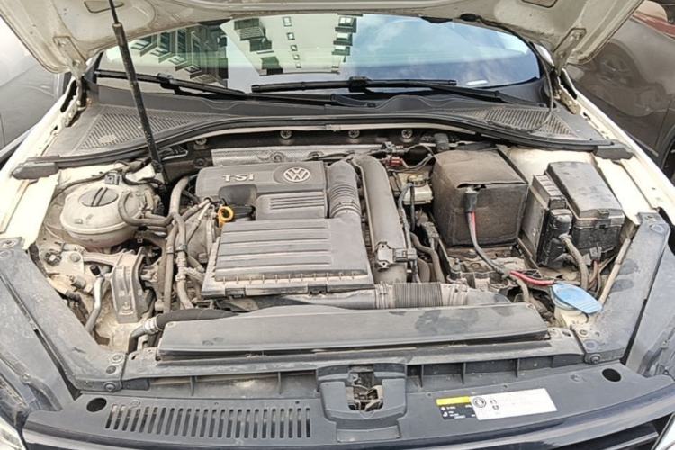Used Volkswagen Lamando 2015 280TSI DSG Comfort Edition Engine Bay
