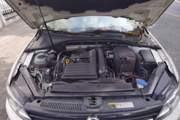 Used Volkswagen Lamando 2015 230TSI DSG Fashion Edition Engine Bay