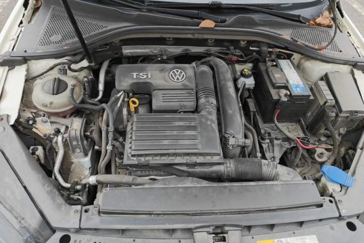 Used Volkswagen Lamando 2015 230TSI DSG Fashion Edition Engine Bay