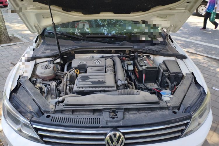 Used Volkswagen Lamando 2015 280TSI DSG Comfort Edition Engine Bay
