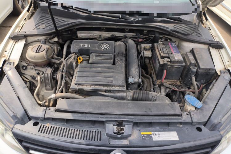 Used Volkswagen Lamando 2015 230TSI DSG Fashion Edition Engine Bay