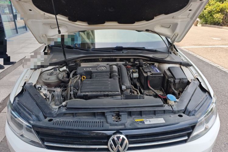 Used Volkswagen Lamando 2015 280TSI DSG Comfort Edition Engine Bay