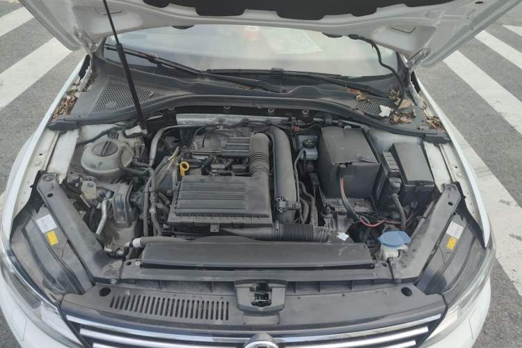 Used Volkswagen Lamando 2015 280TSI DSG Luxury Edition Engine Bay